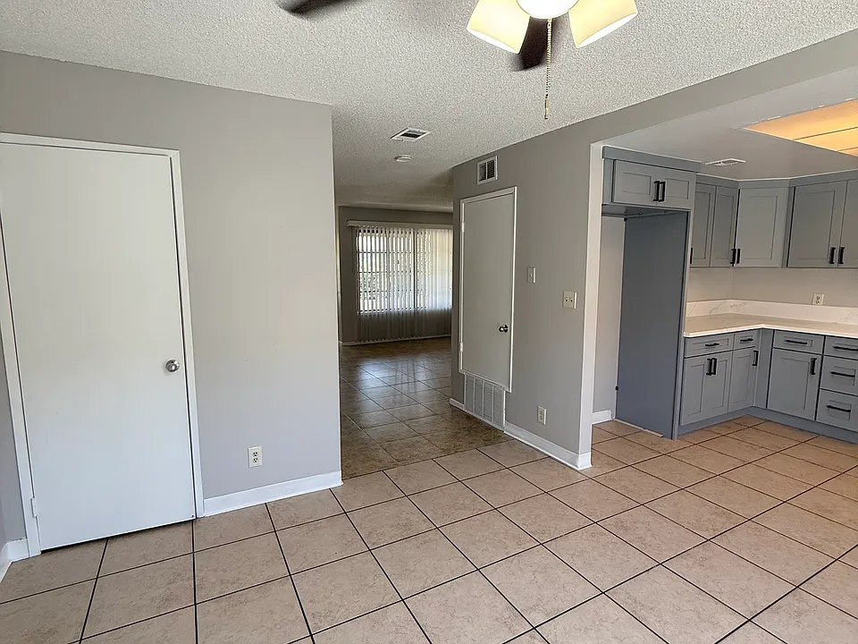 Spacious eat-in dining area adjacent to kitchen