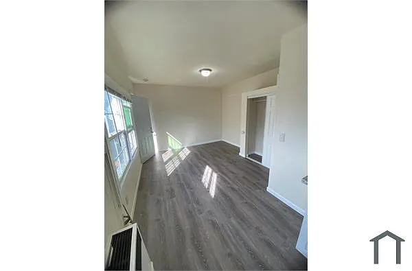 Building Photo - 1055 72nd Ave #8
