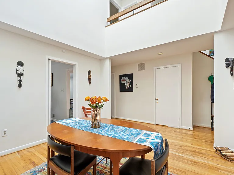 5351 Strathmore Ave — Photo 8