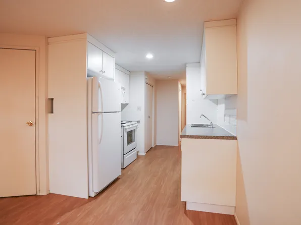 1011 13th St S #Basement, Lethbridge, AB T1K 1S4