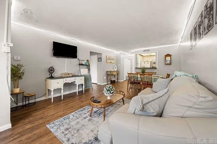 1st image of 740 Weston Rd APT 505
