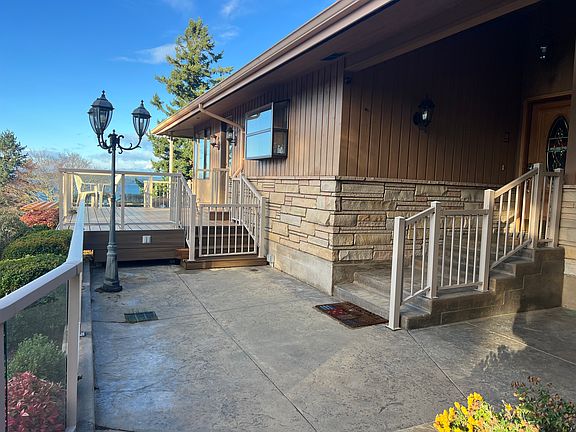 3rd image of 5204 SW Pritchard St