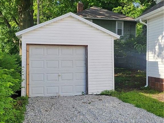 4th image of 174 Mills St
