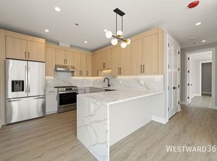 2354 W Polk St #205, Chicago, IL 60612