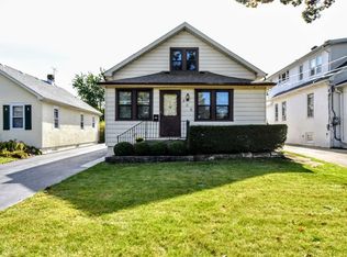 305 Ashland Ave, Highwood, IL