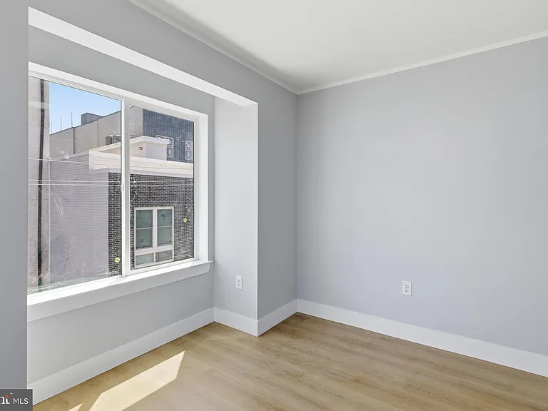 1511 W Flora St — Photo 31
