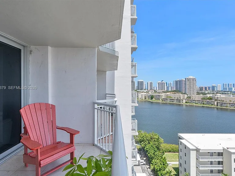 18031 Biscayne Blvd #1401 — Photo 41