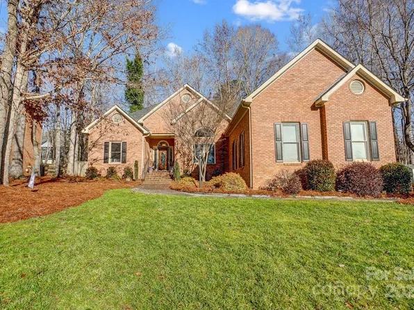 952 Hummingbird Ln, Rock Hill, SC 29732