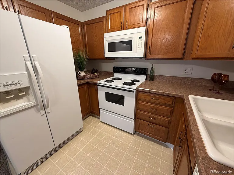 3184 S Heather Gardens Way #205 — Photo 3