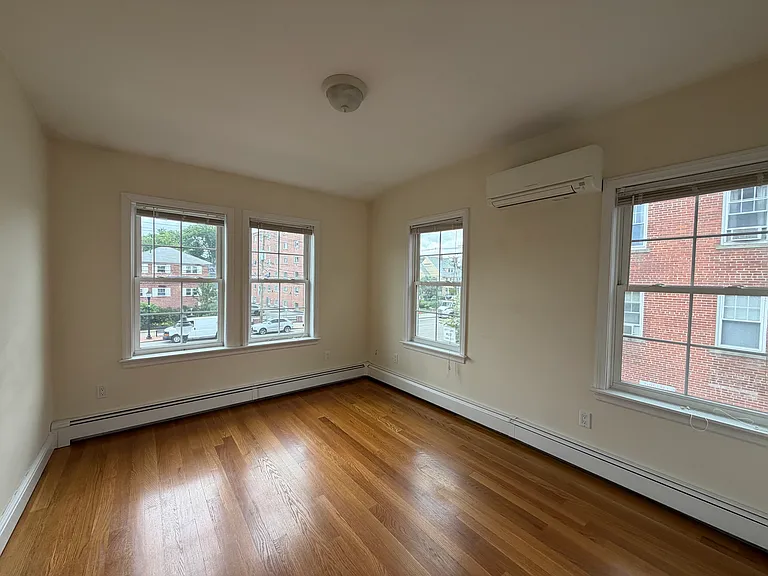 222 Massachusetts Ave — Photo 6