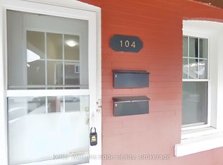 104 Rosslyn Ave N #2, Hamilton, ON L8L 7P4