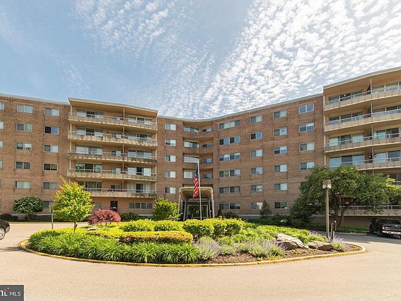 2nd image of 100 West Ave #211