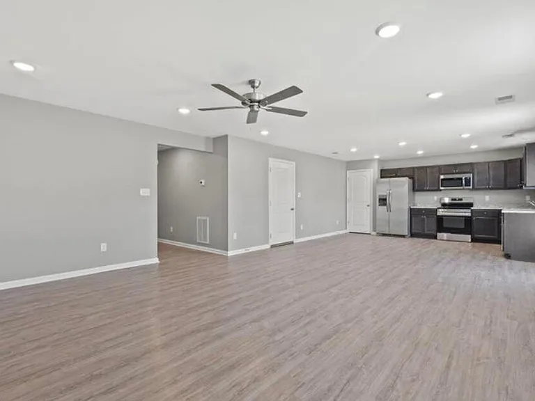 301 Krauss Dr — Photo 4