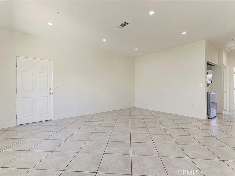 6821 Agnes Ave — Photo 1