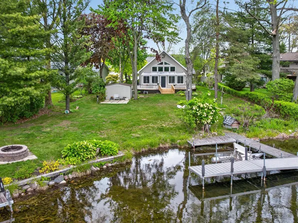 571 Acorn Trl, Horton, MI 49246