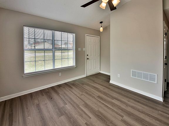 4th image of 125 Pine Ridge Ln