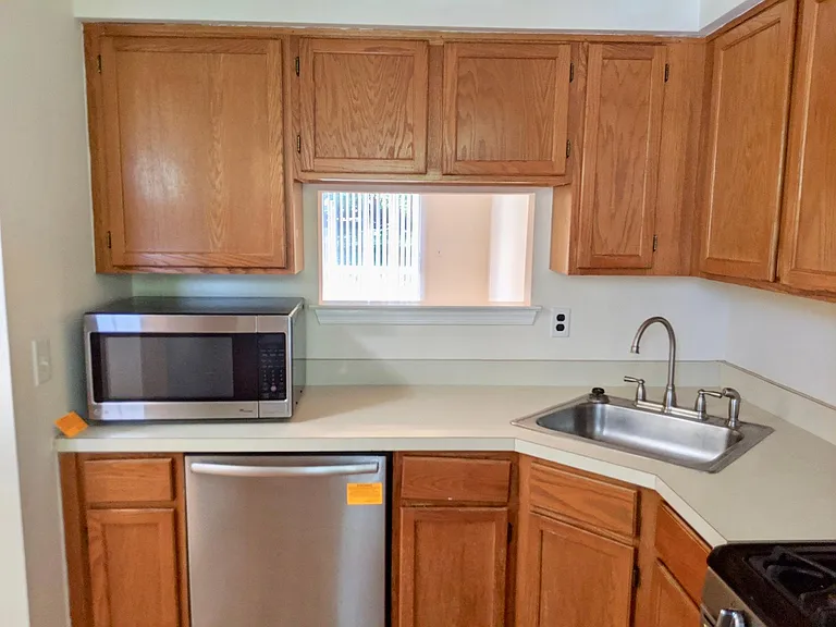 1503 Cobblestone Ct — Photo 5