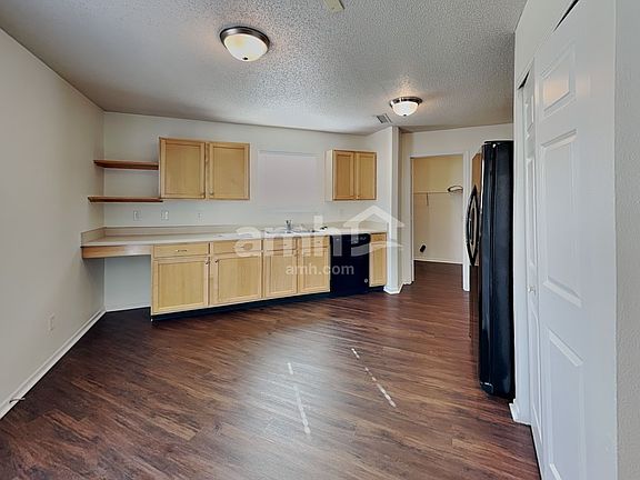 3rd image of 6887 Merritt Ridge Way