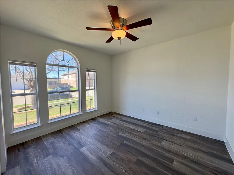 757 Eagle Dr — Photo 7