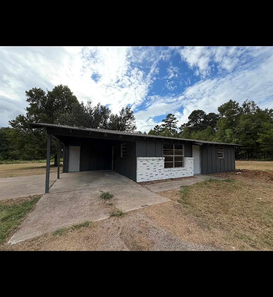2 bed, 1.0 bath, 816 sqft, $1,250 — Photo 2