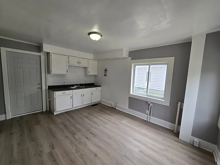 508 Mobile St — Photo 6