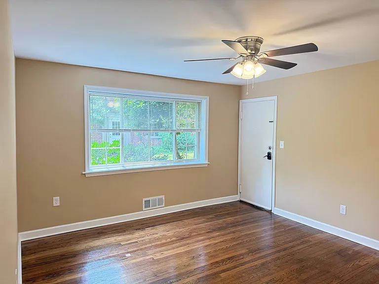 8804 Bradford Rd — Photo 7