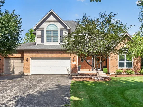 305 Windsor Cir, Saint Charles, IL 60175