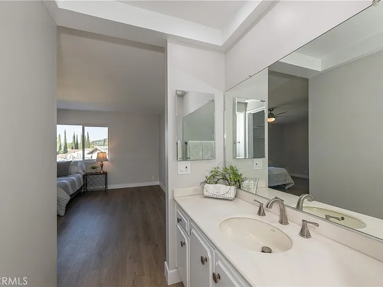 980 S Loyola Dr — Photo 29