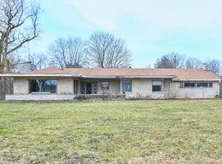 4707 W Elmdale Rd, Mequon, WI 53092