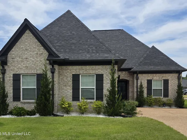 5175 Watson View Dr, Nesbit, MS 38651