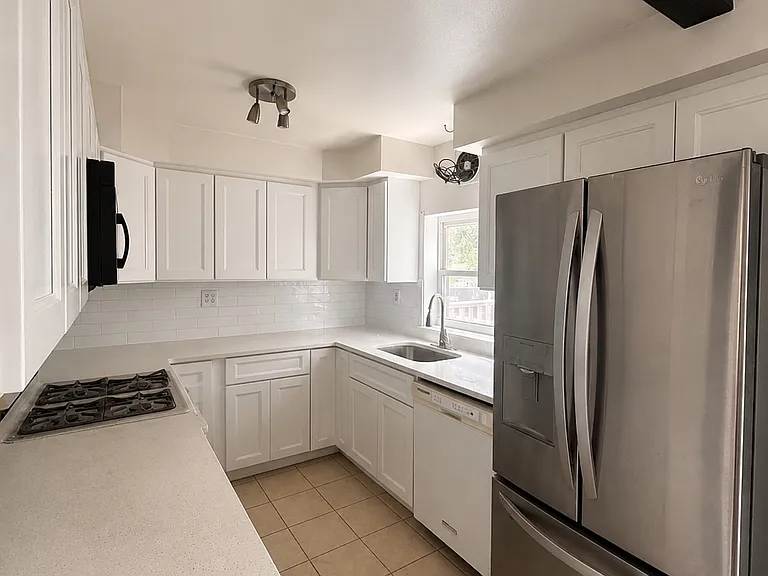 3408 Morrell Ave — Photo 2