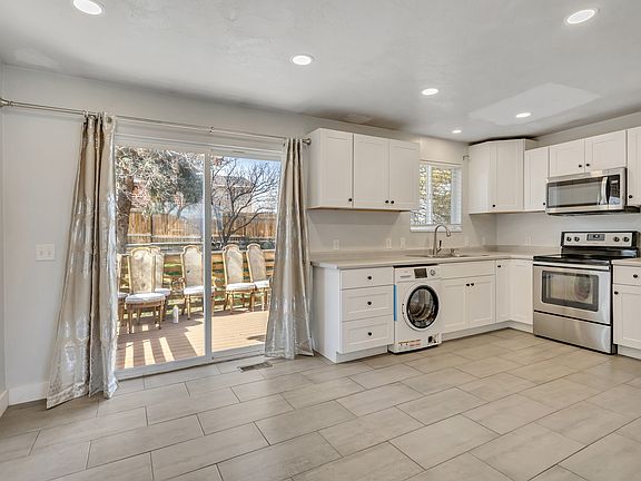 3rd image of 5052 S Jedediah Dr