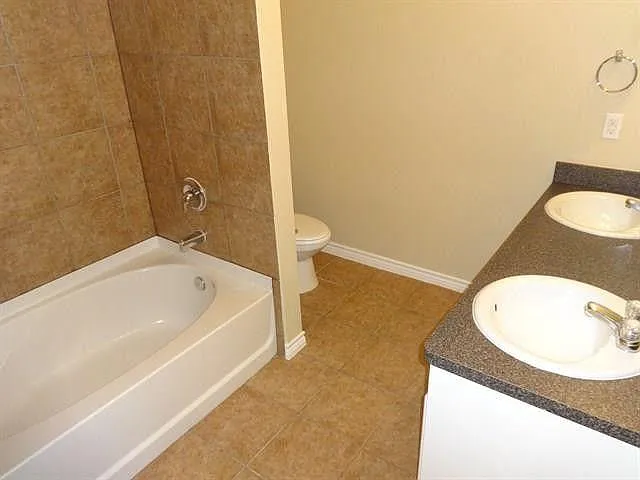 5420 Soledad Dr — Photo 4