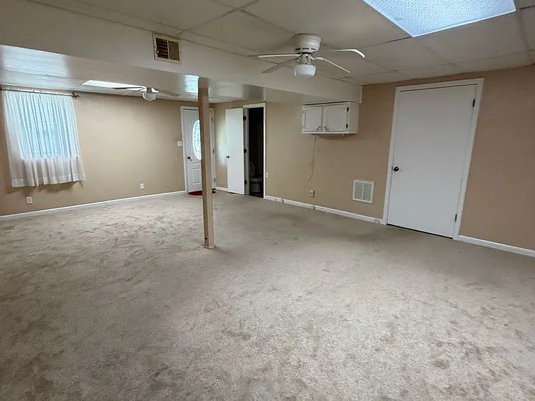 160 E Regent Dr — Photo 8