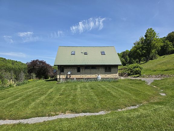 2nd image of 1462 W Fulton Rd #1