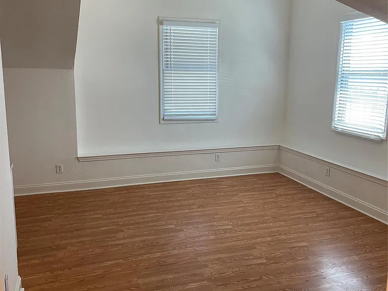 2110 Chenevert St #8 — Photo 7