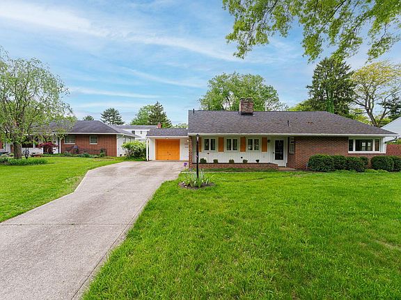 2nd image of 205 Meadowlark Ln