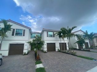 6781 Broadwater Ln, Lake Worth, FL 33467