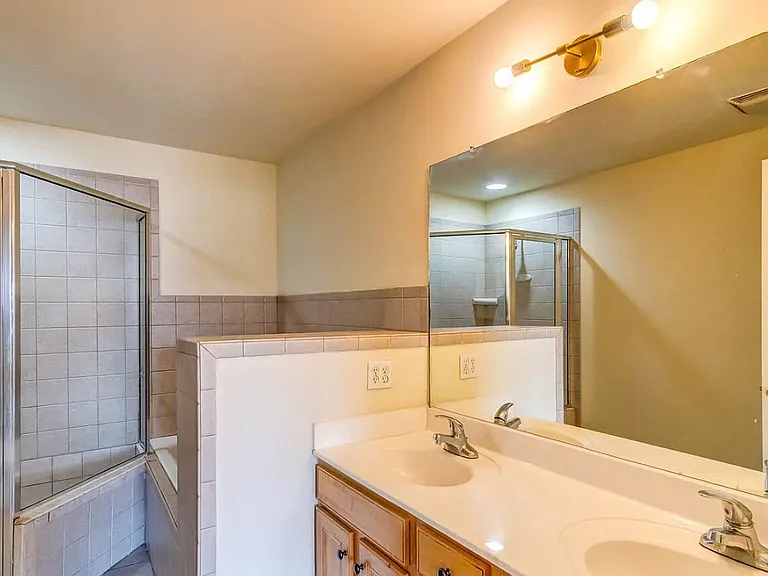 578 Hampton Way #A — Photo 16