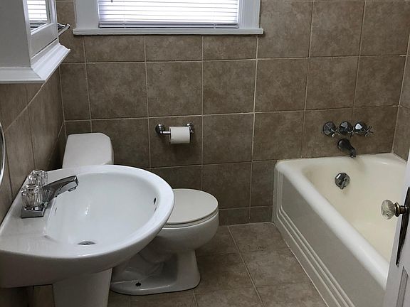 5th image of 3553 W 6th St APT C