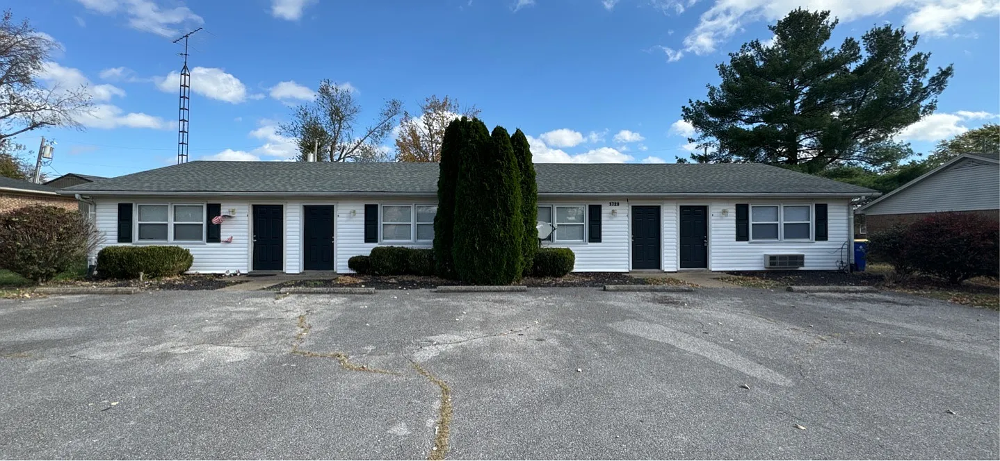 1720 McGregor Ct - Unit H — Photo 1
