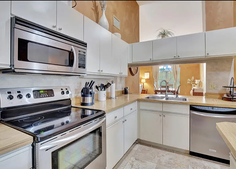 2103 Tama Cir #202 — Photo 7
