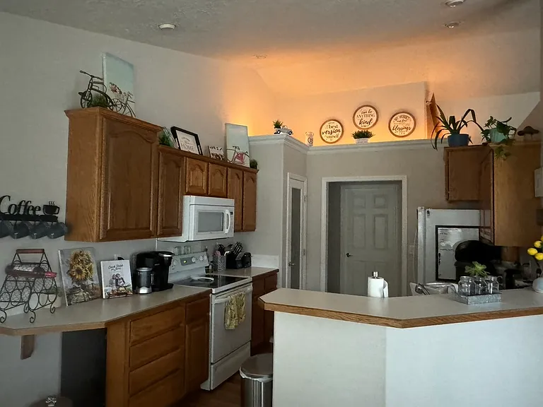 3082 N Astaire Ave — Photo 3