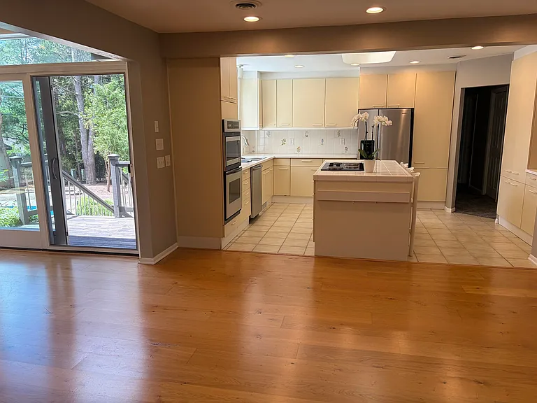 1308 Shirley St — Photo 12