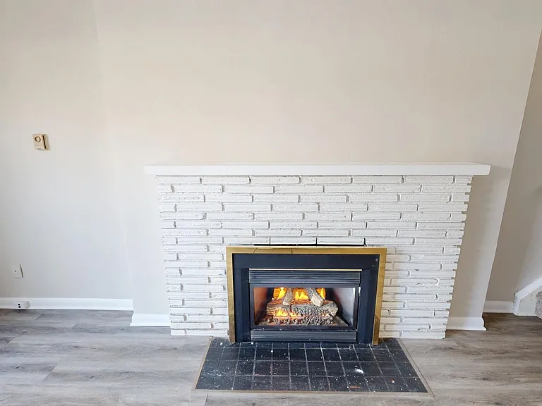144 Arbour Glen Cres #1 — Photo 11