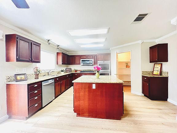 4th image of 12270 Mesa Grove Dr