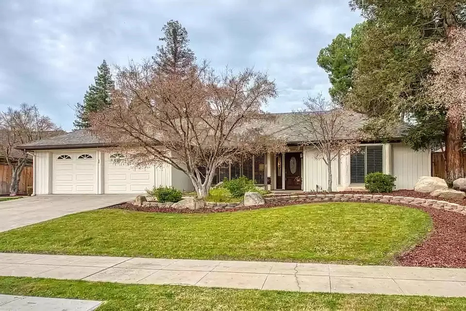 836 East Serena Avenue - N/A — Photo 2