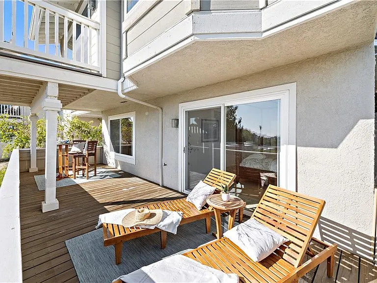 Downstairs deck