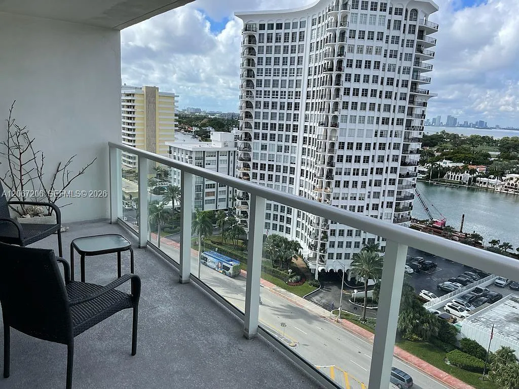 Arlen Beach Condo — Photo 3