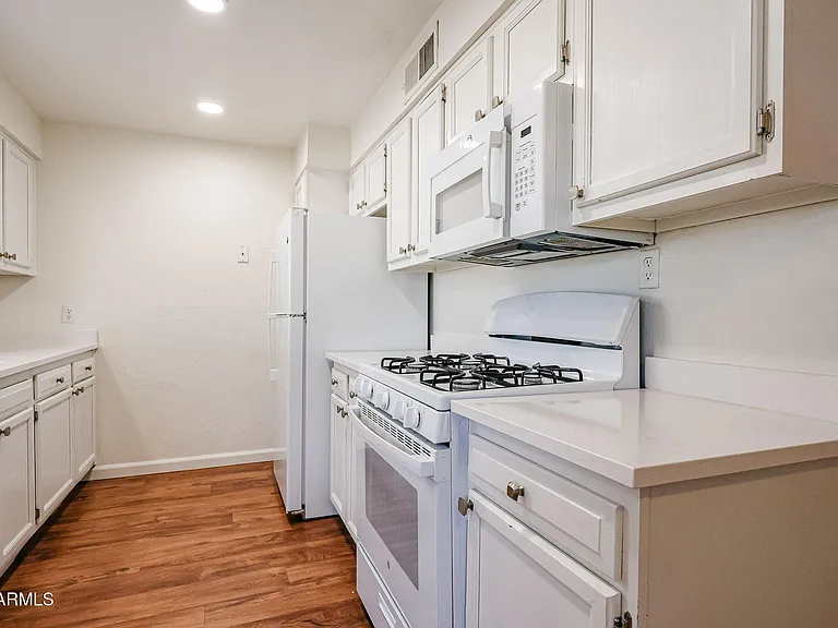 1111 E Turney Ave #27 — Photo 18